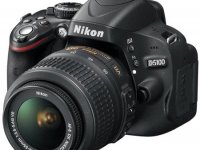 Компания Nikon представила новую зеркальную камеру D5100 с поворотным экраном